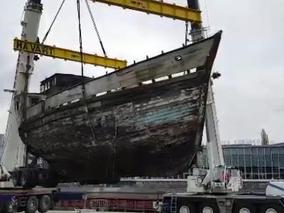 Le Bateau Vivre quitte le quai Albert pour Seraing (vidéo) 