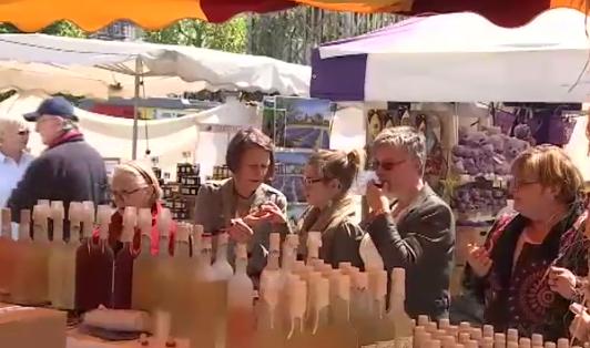 Le Marché Provençal de la Place Saint Lambert 