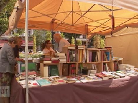 Les bouquinistes priés de déménager pour la dernière de Place aux Livres