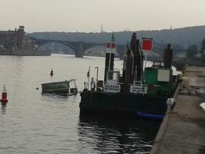 Phase 1 terminée pour le renflouage de la péniche à Ougrée