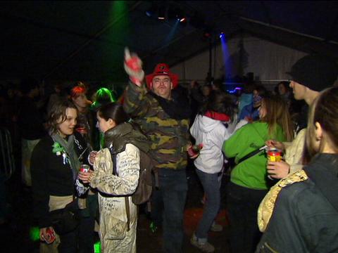 Folklore étudiant : Report des baptêmes et bleusailles 