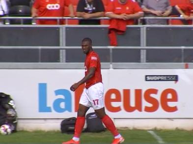 Standard: Oulare à l'infirmerie pour au moins une semaine