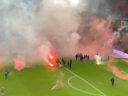 Standard : tribunes fermées et arrêt de la vente de tickets à domicile