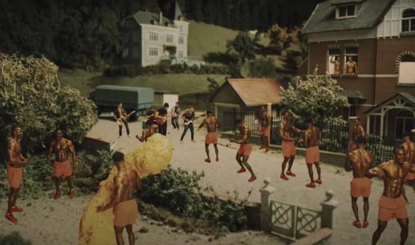 Un clip surréaliste pour le groupe de rock alternatif Sonic Tides