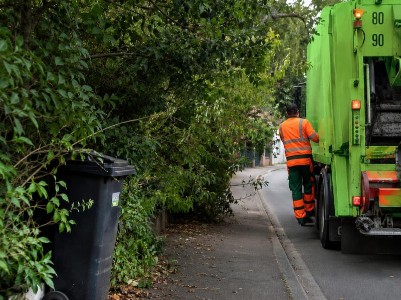 Entretien des trottoirs et des plantations : un geste pour le vivre ensemble