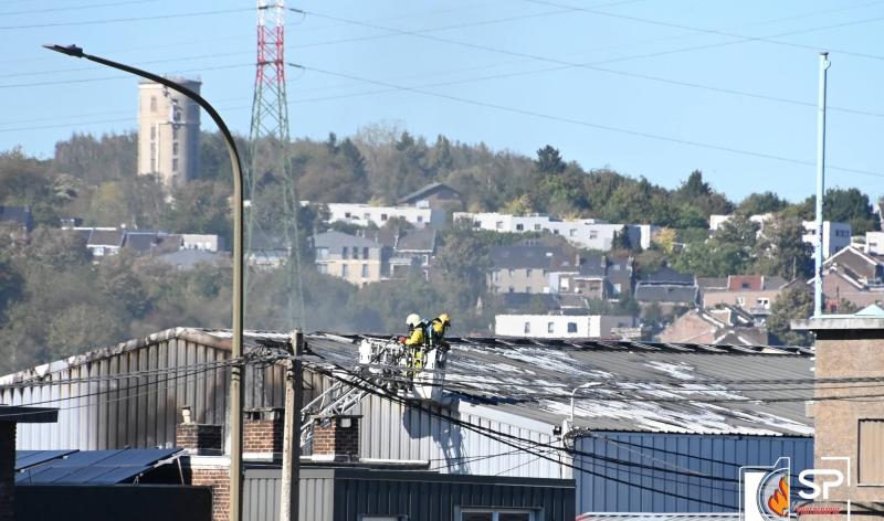 Un incendie important à Sclessin : les habitants invités à rester confinés