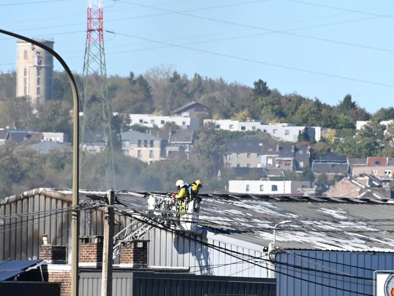 Un incendie important à Sclessin : les habitants invités à rester confinés