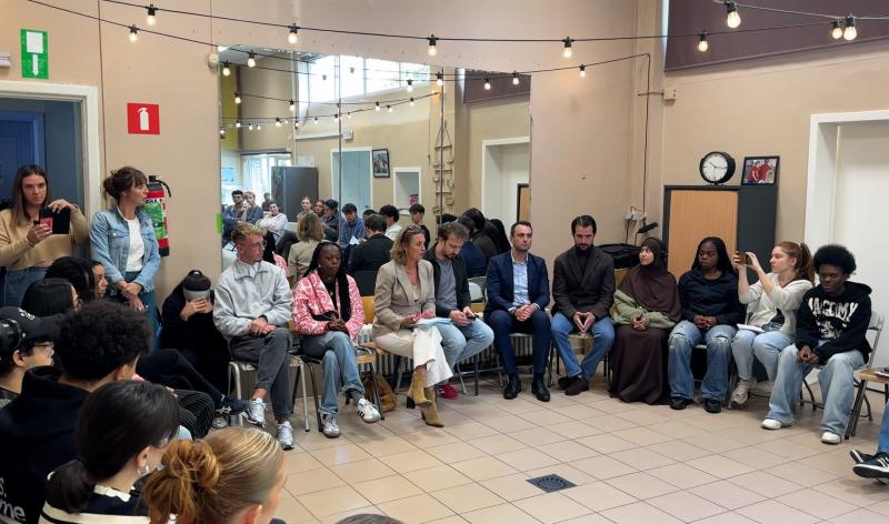 Une trentaine de jeunes confient leurs inquiétudes à la ministre de la Jeunesse