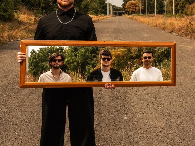 Free Mind présente "The Mirror", son 1er album