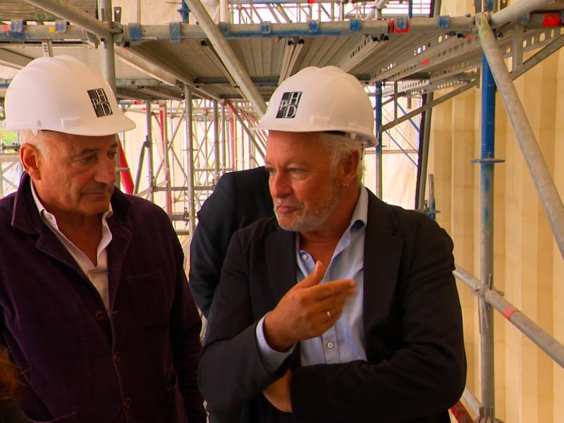 Philippe Villeneuve, l’architecte de Notre-Dame, séduit par le chantier de Sainte-Croix.