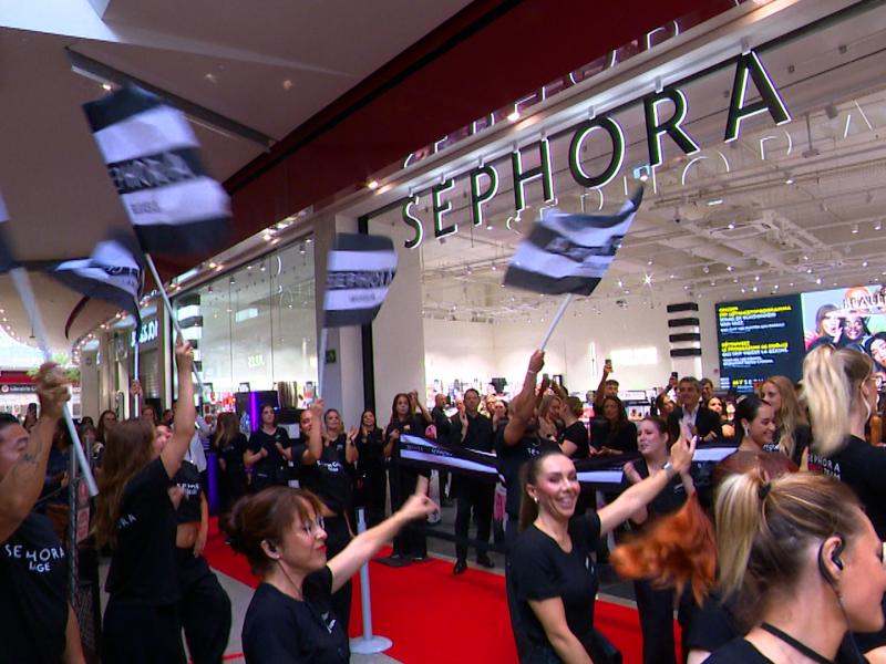 Show, foule et marketing: ouverture en grande pompe de Sephora Liège