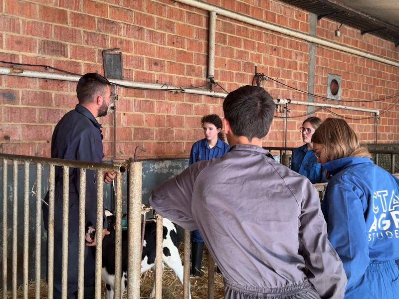 Devenir soigneur animalier à l'Athénée Agri-Saint-Georges