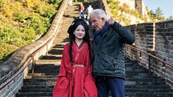 Un artiste liégeois à Pékin ! Jacques Charlier représente la Belgique en Chine
