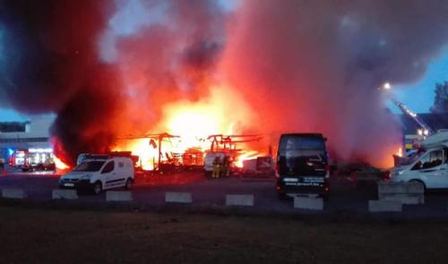 Important incendie dans le zoning de Grâce-Hollogne
