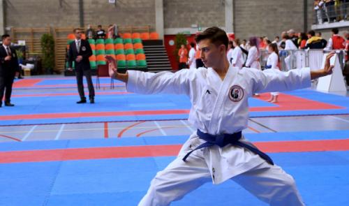 L'open international de Karaté a mis un Mawashi Geri au covid