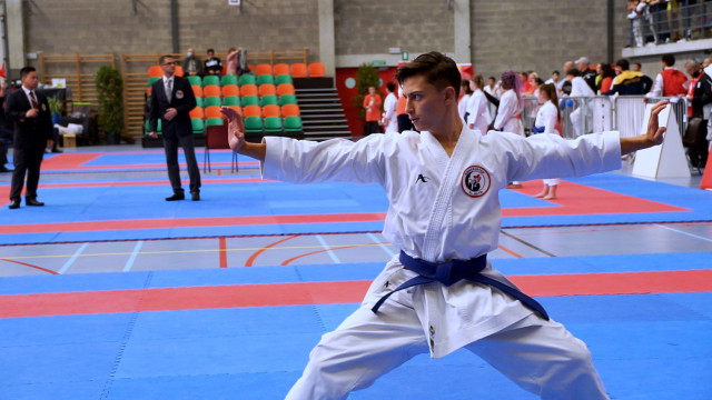 L'open international de Karaté a mis un Mawashi Geri au covid