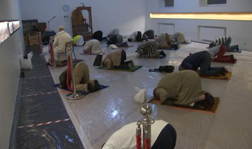 Les fidèles sont de retour à la mosquée