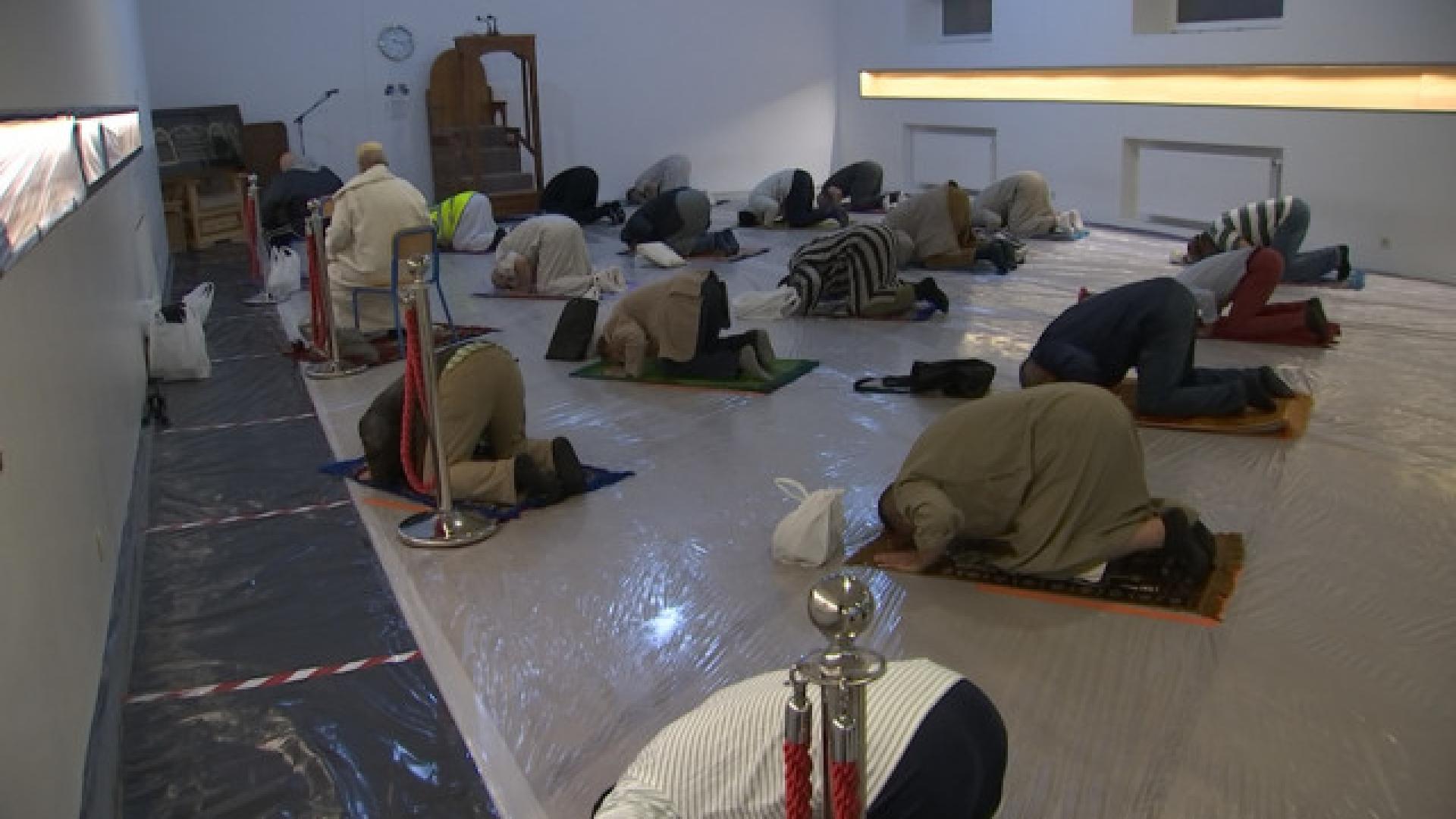 Les fidèles sont de retour à la mosquée