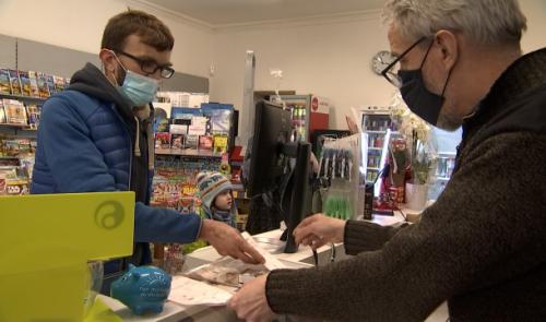 Une librairie au coeur d'un village sinistré.