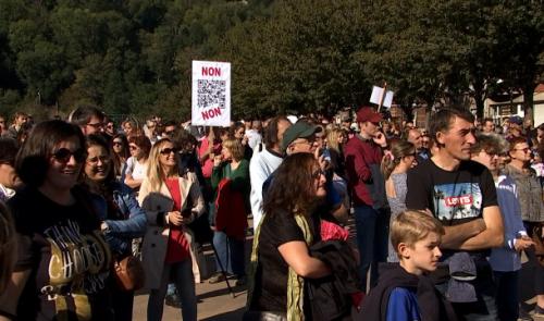 Liège: plus de 800 personnes manifestent contre le pass sanitaire