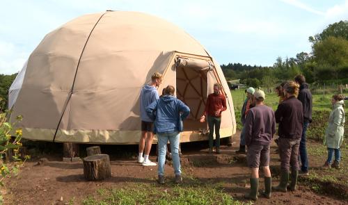 À Harzé, un festival pour s'éloigner de la haute technologie