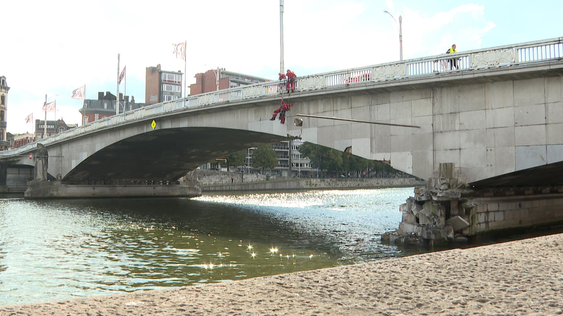 Le pont des arches perd une statue