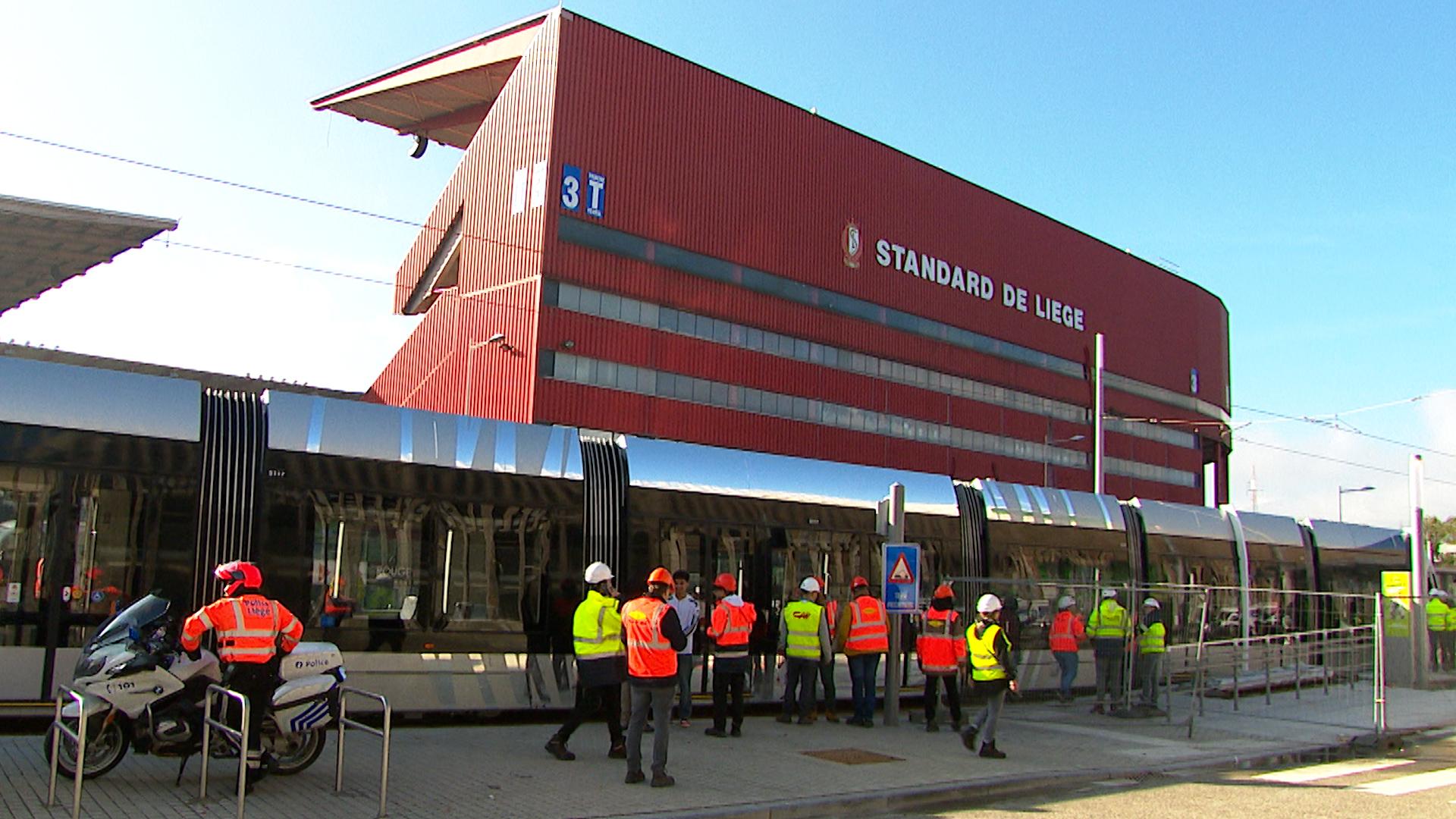 Le tram roule jusqu'au Standard