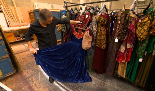 A vendre : 4.500 costumes d'Opéra