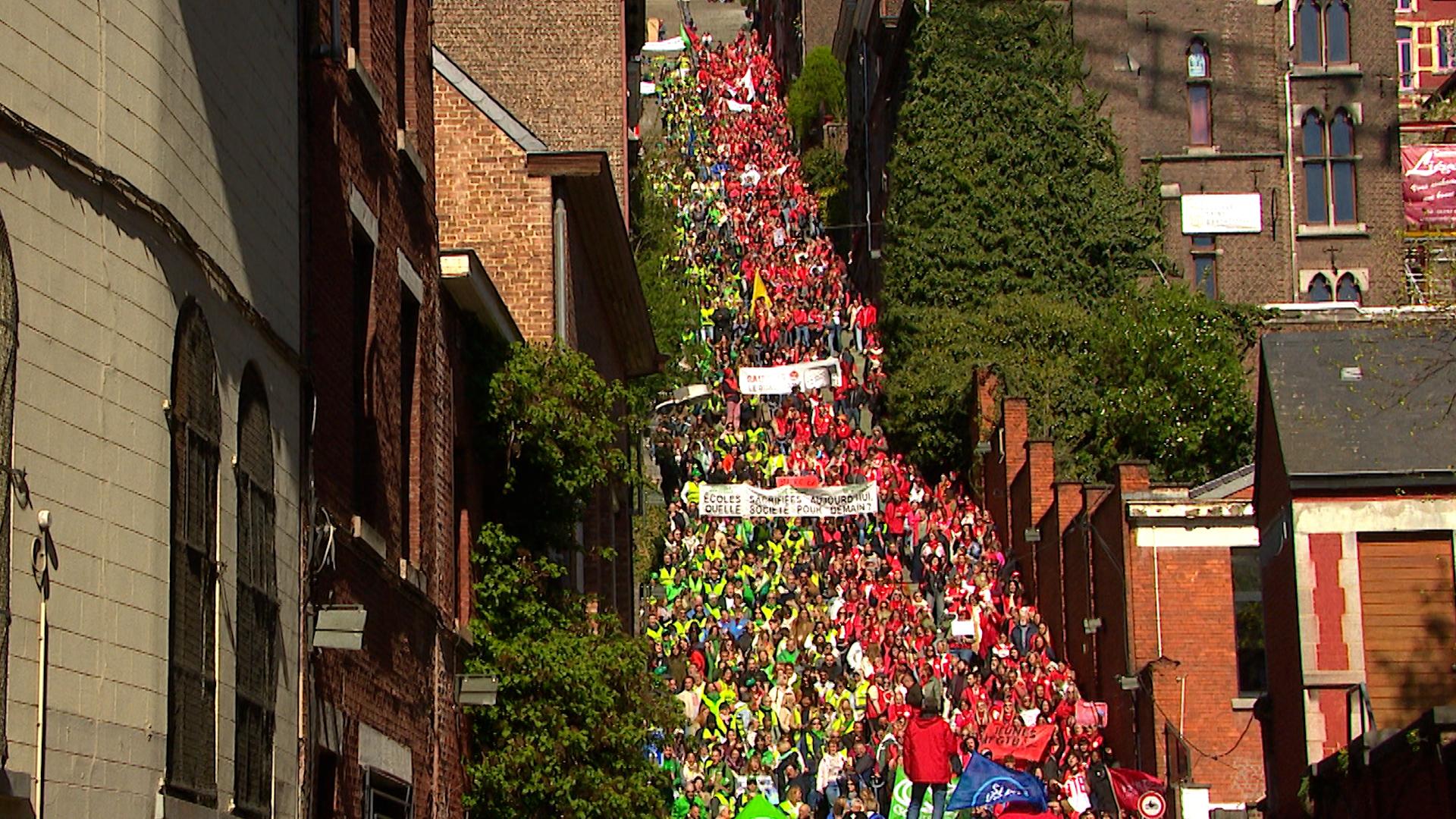 Des enseignants en colère dans les rues de Liège