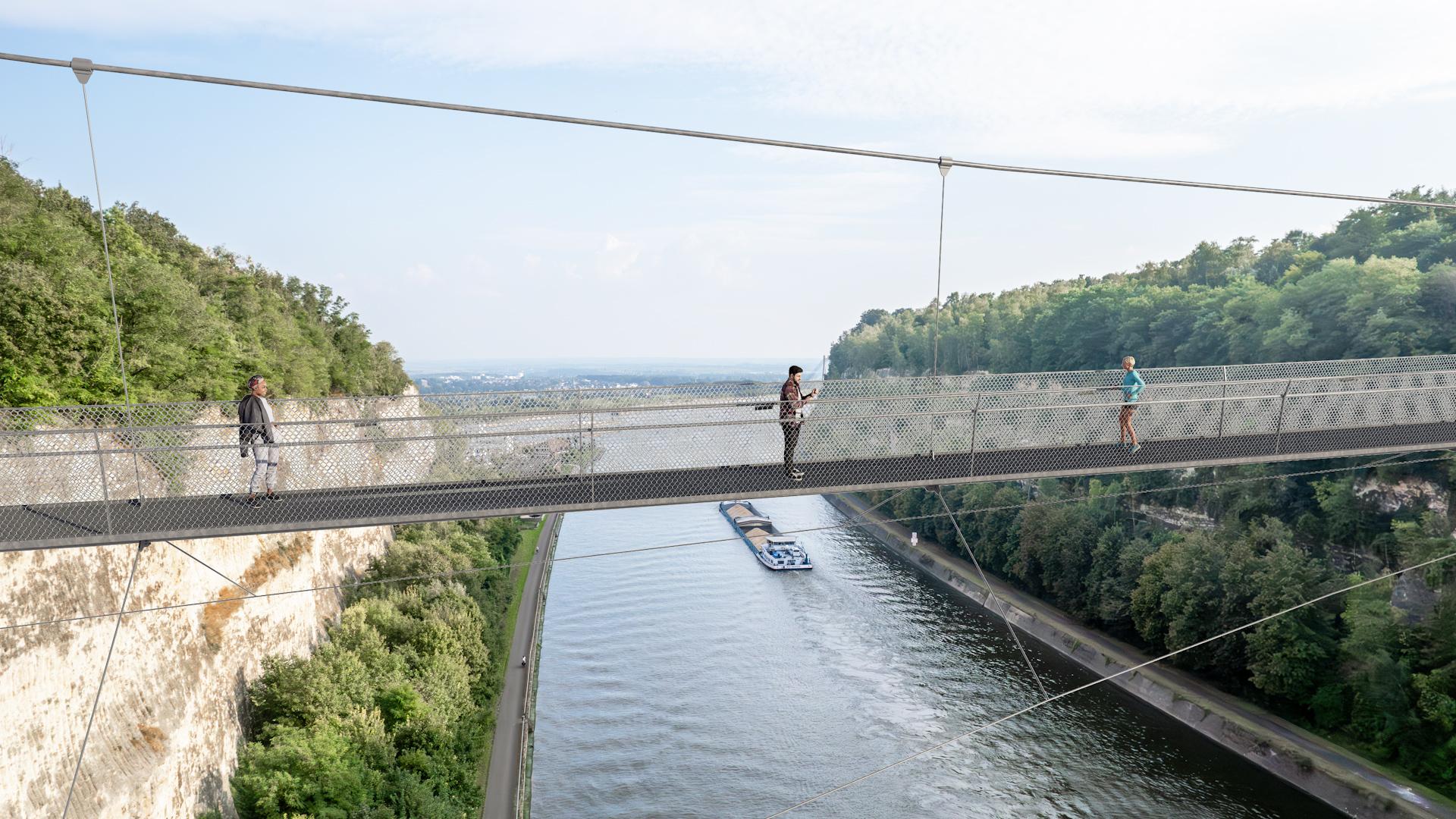 Construction de la plus haute passerelle de Belgique