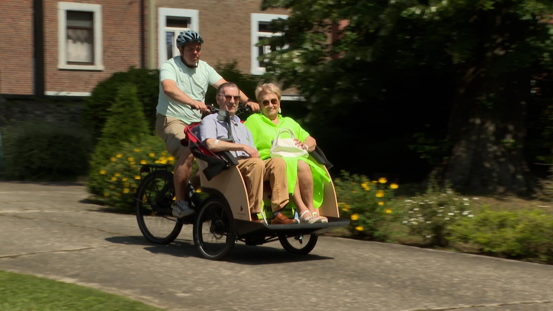 Amay prépare ses échappées en triporteur