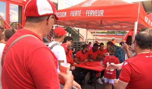 La foule au Standard de Liège pour le fan day