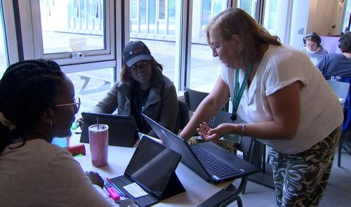 Les étudiants en blocus à l'hôpital de la Citadelle