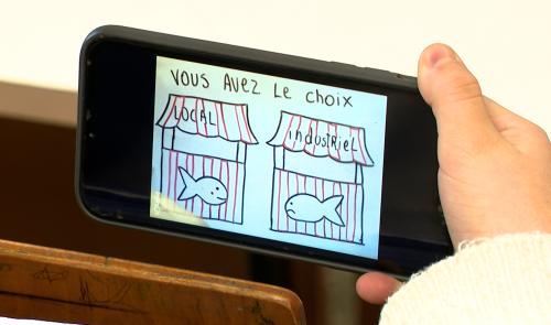 Des élèves de l'Athénée Léonie de Waha sensibilisent à la surpêche