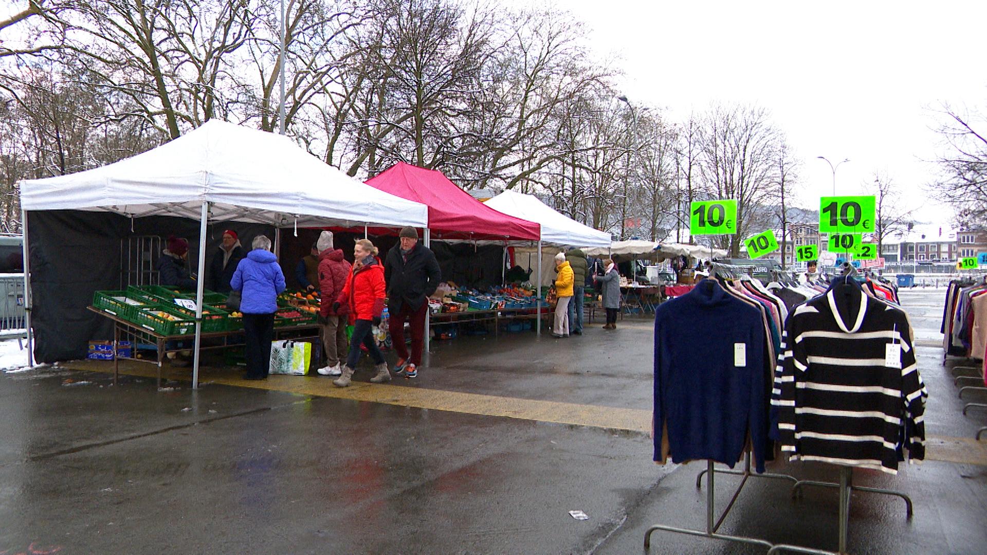 Le marché de Chênée tourne au ralenti sous le froid hivernal