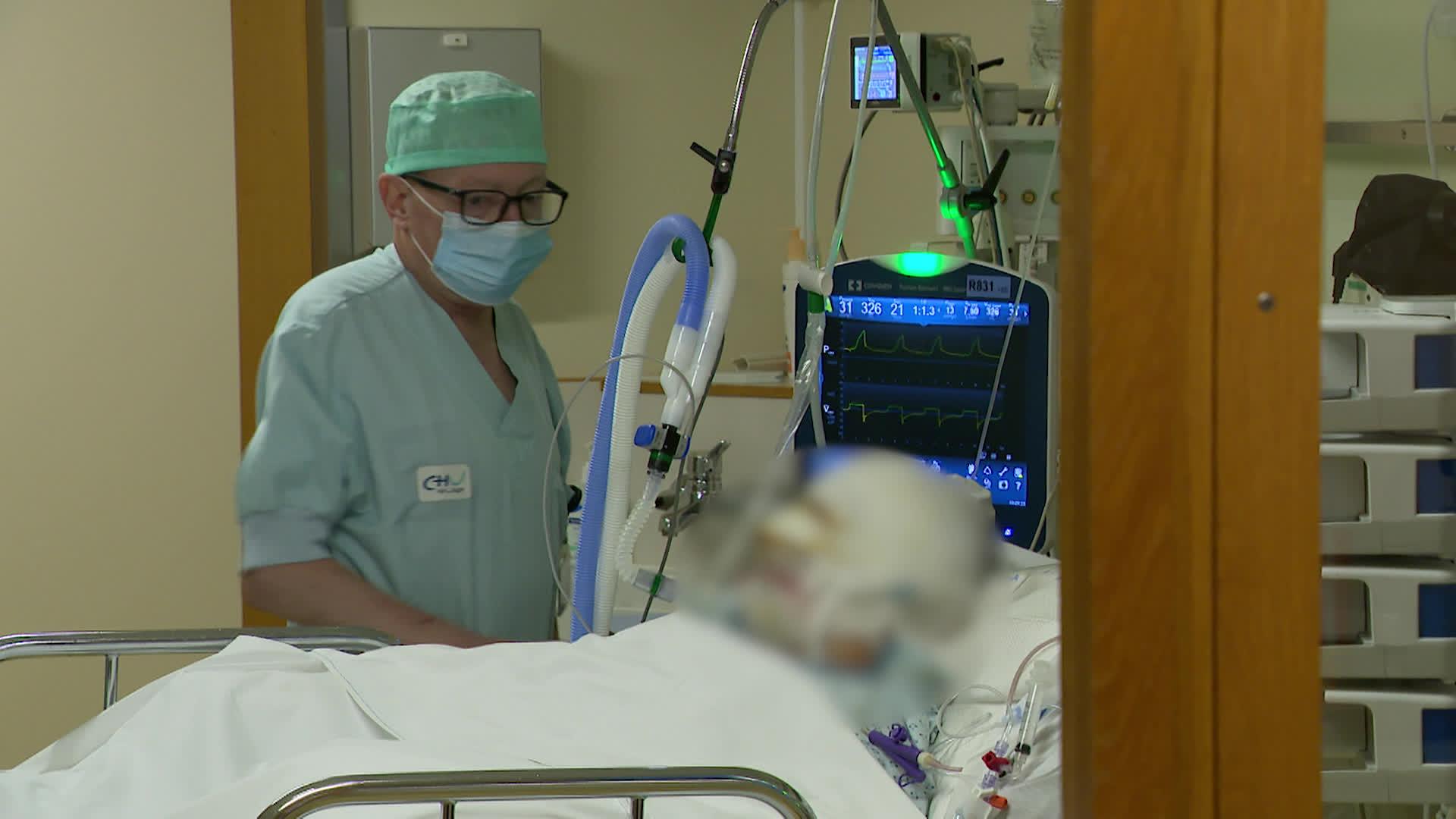Le père de la victime de Crans-Montana hospitalisée au CHU témoigne