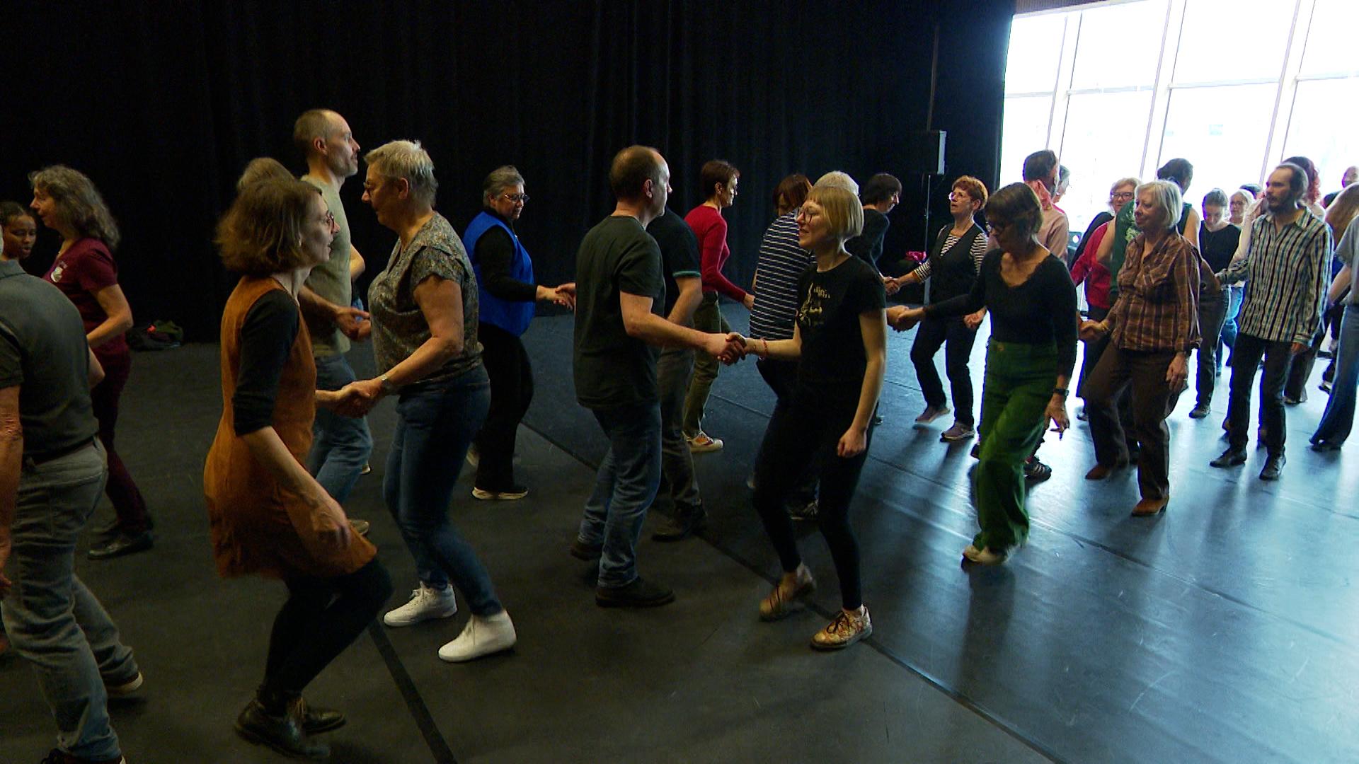 Du folklore au dancefloor : les danses wallonnes en mouvement