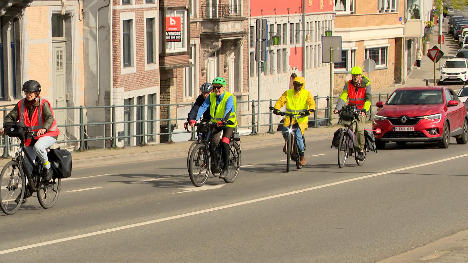 À vélo dans le trafic : une formation pour gagner en confiance