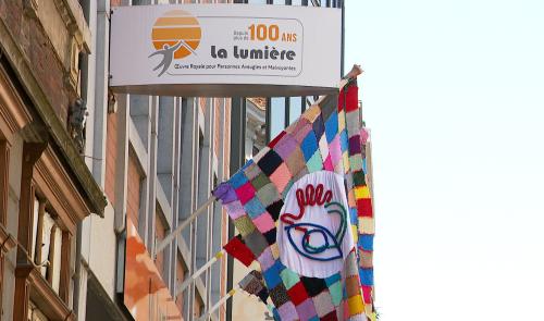 Surdicécité : des drapeaux pour rendre visible l'invisible