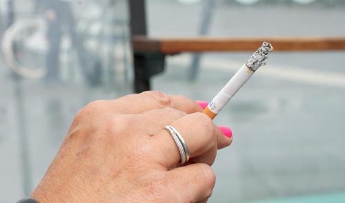 Cancer du poumon : + de femmes et + de non-fumeurs