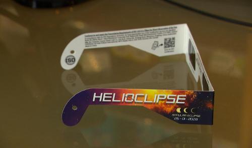 Regarder l'éclipse sans lunettes spéciales: les risques