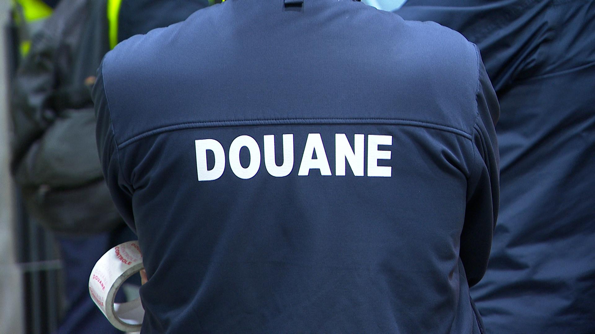 Visite du ministre Clarinval aux douanes de Liège Airport