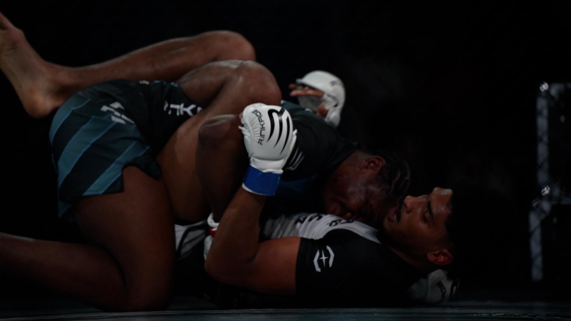 Des paniers à l’octogone : le Country Hall a vibré pour le MMA