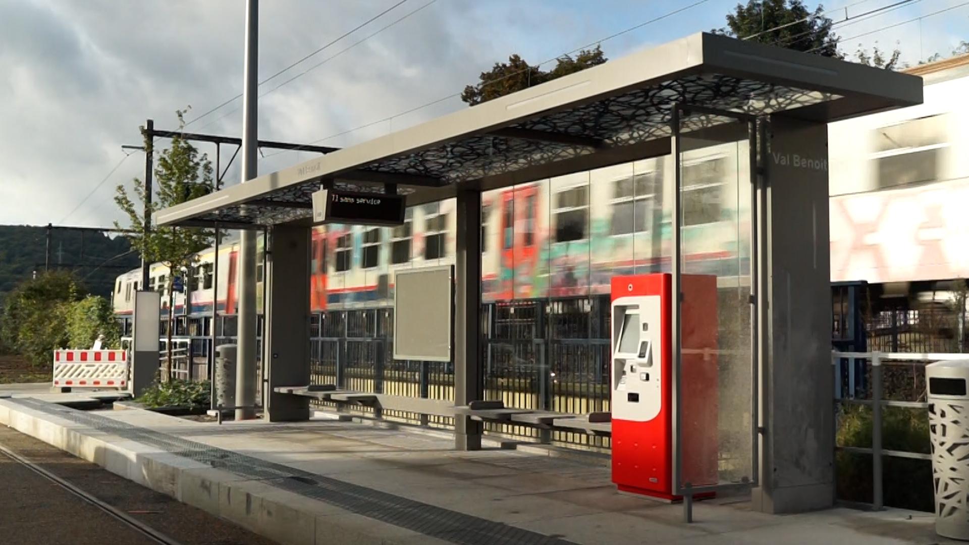 Tram en commun S7#5 : les automates de vente en station