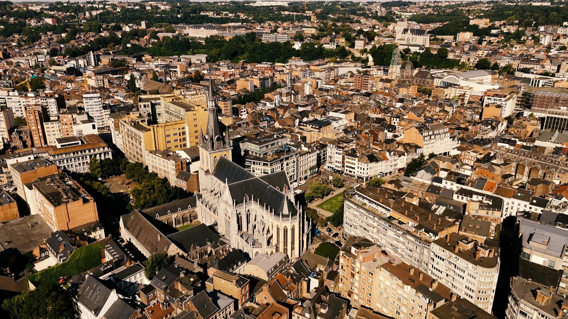 Autour de la cathédrale de Liège, par Vu du Ciel