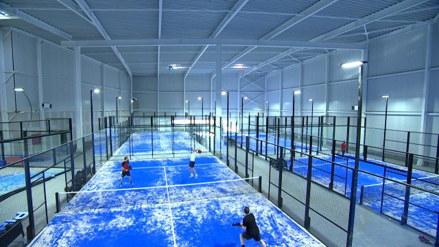 Padel : le plus grand complexe wallon s'ouvre à Saint-Georges