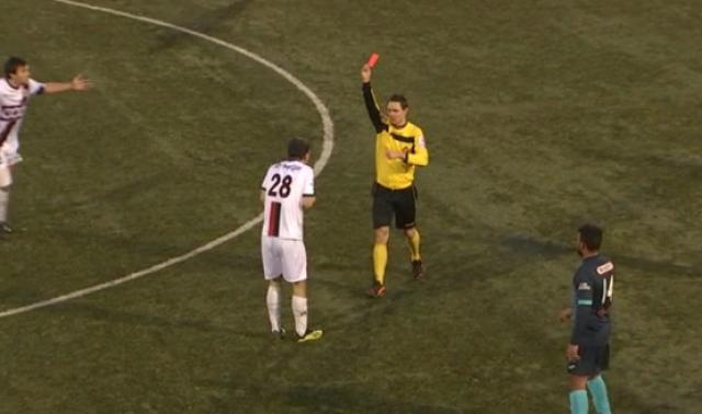 Pluie de cartes sur le derby RFC Liège - RFC Seraing