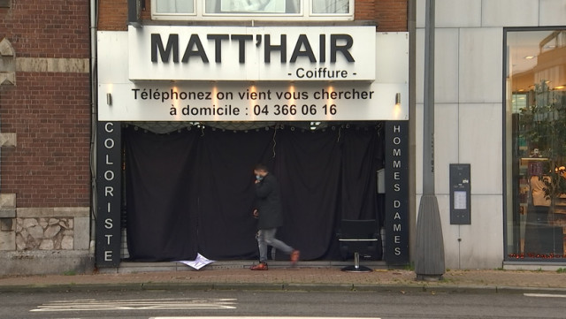 Rideau noir pour les coiffeurs : il y a de colère dans l'hair