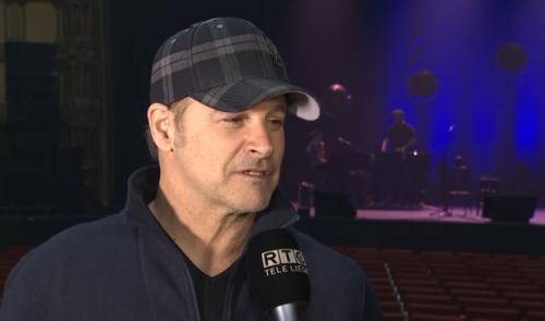 Roch Voisine au Forum en version acoustique