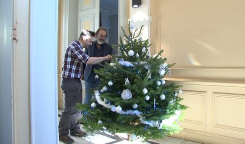 Sapin de Noël livré et décoré chez vous